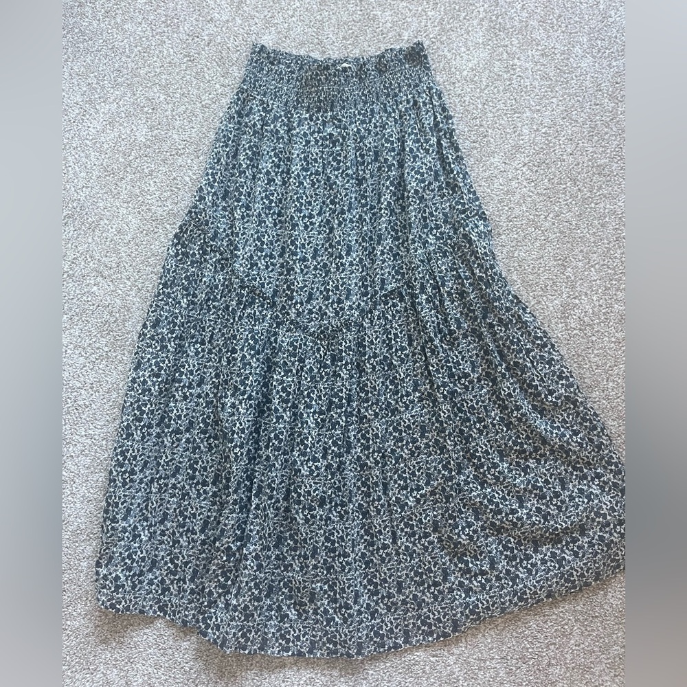 URBAN OUTFITTERS MAXI SKIRT !!